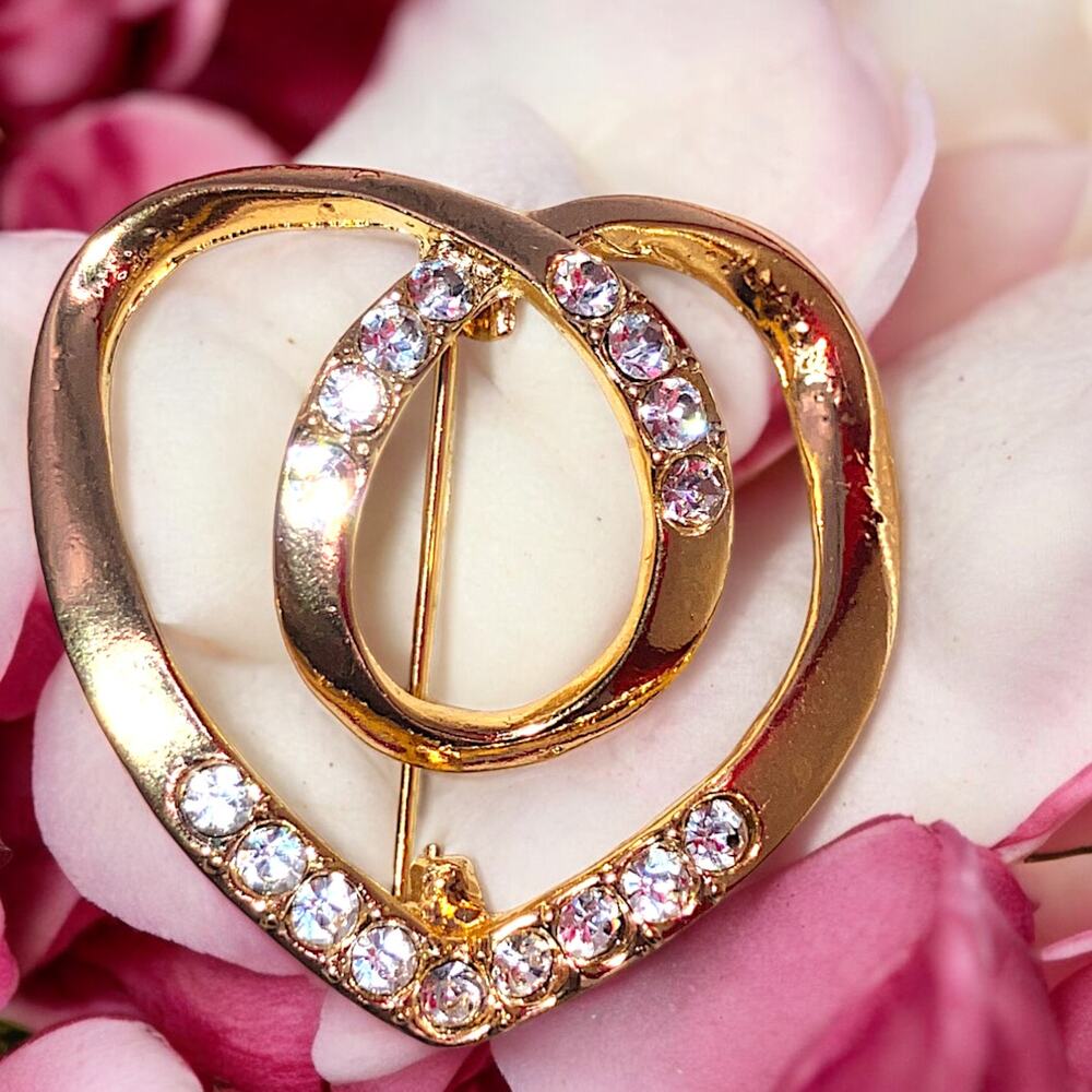 NWOT! Heart Gold-Tone Rhinestone Scarf Brooch!